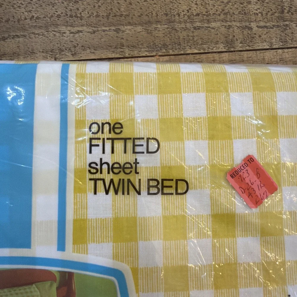 Vintage JC Penney No Iron Muslin One Fitted Sheet Twin Size Yellow NIP For 39x75